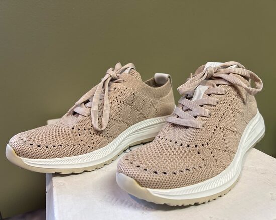 Shoes with a sock-like edge