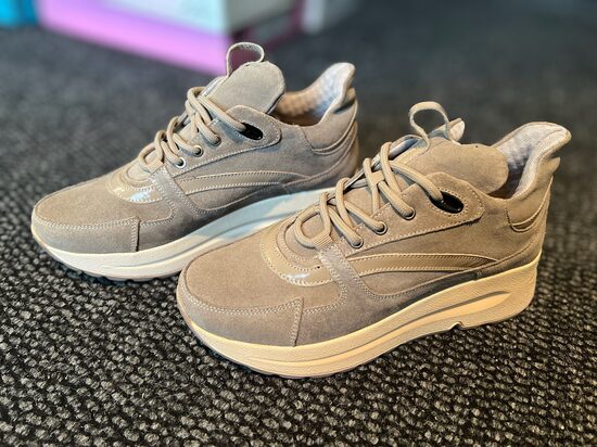 Shoes with a small platform